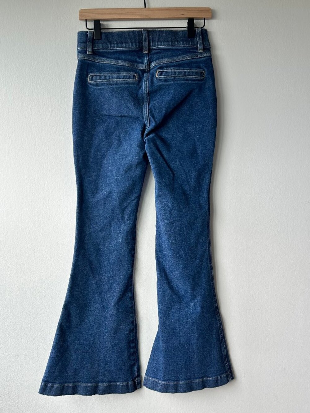 SPANX Shaping Flare Jeans Medium Wash Front Seam Stretch Denim Size Small - Picture 4 of 10